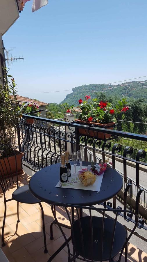 Bed and Breakfast Il Borgo Аджерола Экстерьер фото