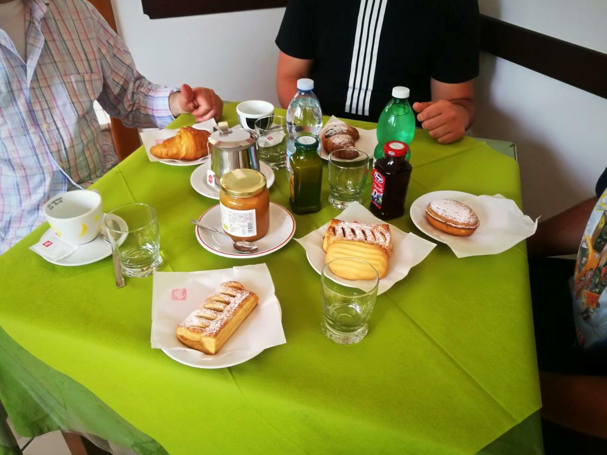 Bed and Breakfast Il Borgo Аджерола Экстерьер фото